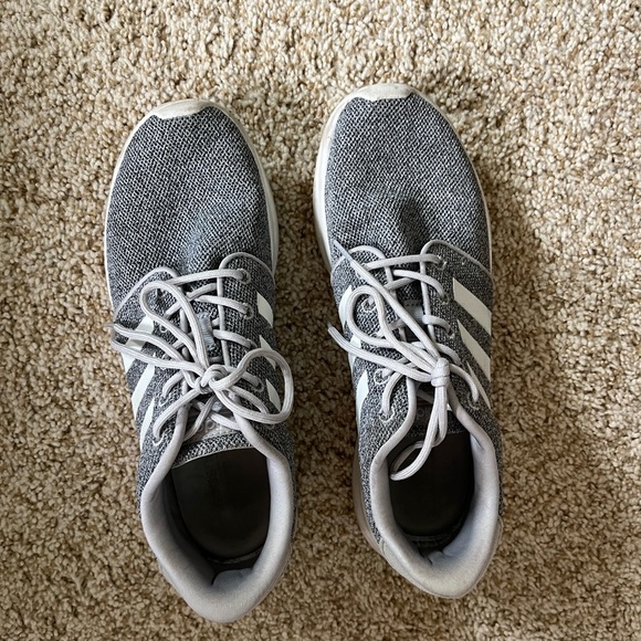 Adidas running shoes - Picture 1 of 5